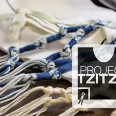 Gift a pair of tzitzis